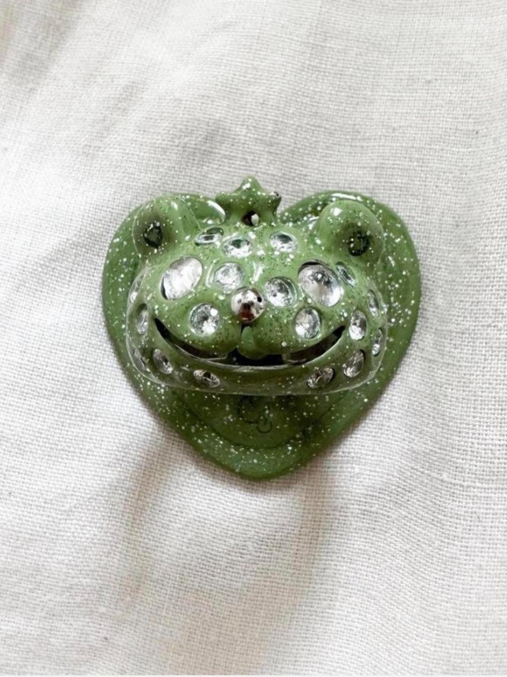 Collina Strada Green Heart Frog Phone Ring